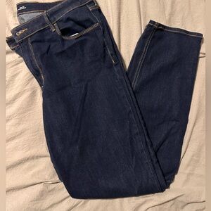 Women’s size 16 high rise old navy jeans